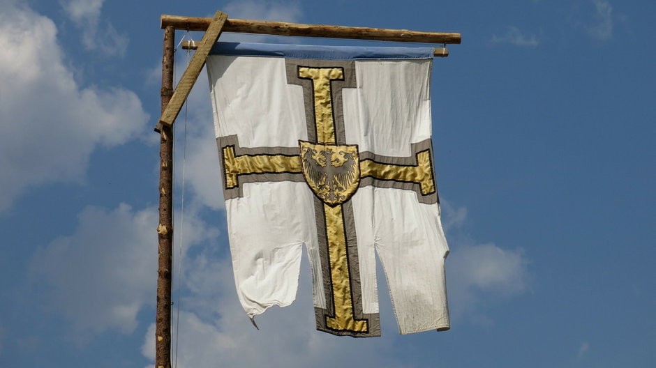 Flaga Wielkiego Mistrza Zakonu Krzyżackiego (zdjęcie ilustracyjne)