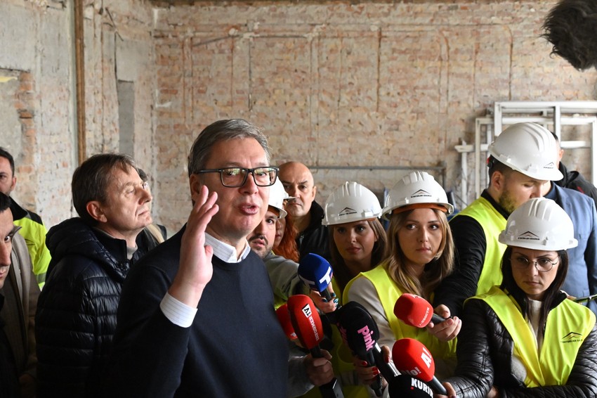 Aleksandar Vučić, radovi u Višegradskoj