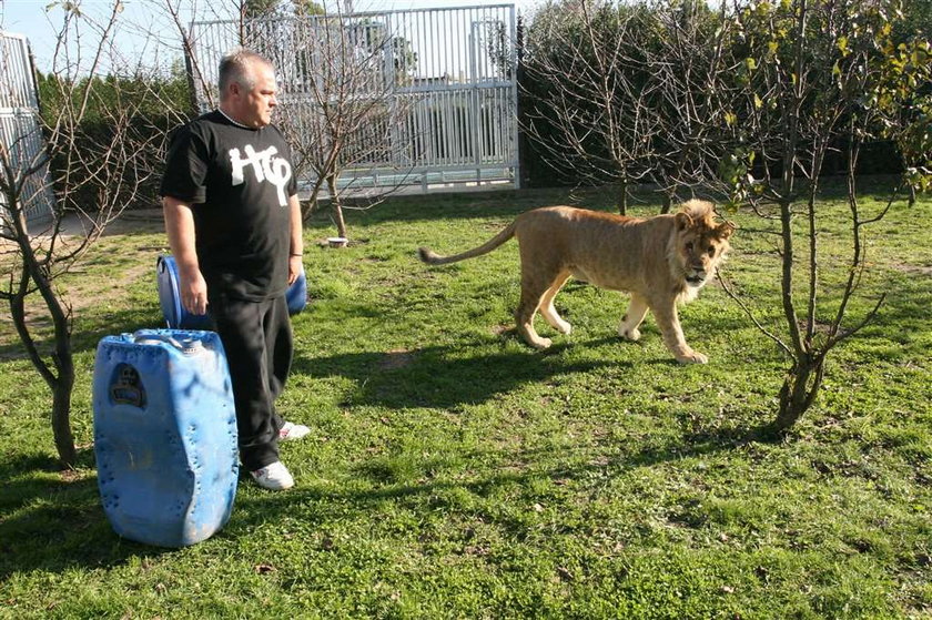 Oto pan Leszek i jego koteczek...