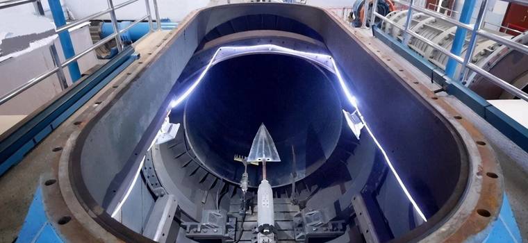 Chiny będą testować broń hipersoniczną w specjalnym tunelu. "Pociski polecą z prędkością 10 km/s"