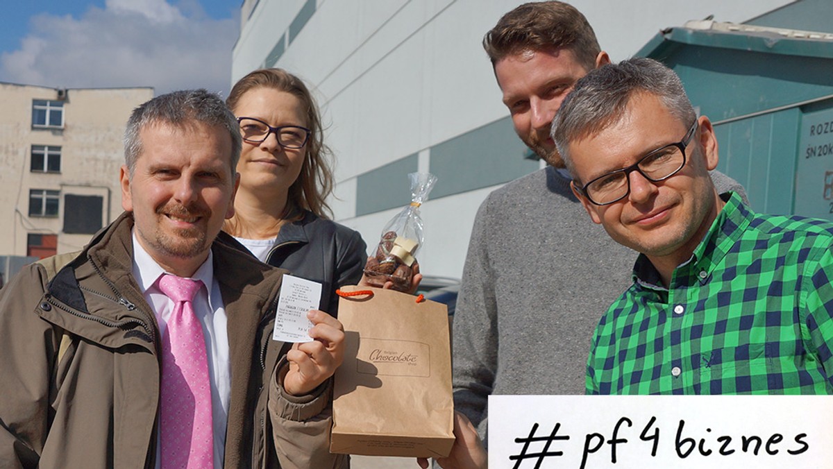 Podczas wiosennej akcji #pf4biznes, firma Eniro Polska postanowiła wesprzeć w nietypowy sposób swoich klientów – czyli przedsiębiorstwa, które inwestują w reklamę w Panoramie Firm oraz w usługi komplementarne (np. strony www, e-mailing, remarketing, SEO). Przez miesiąc, w dniach 21 marca – 21 kwietnia br., pracownicy Eniro Polska dokonywali zakupów w firmach, z którymi na co dzień współpracują.