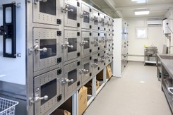 Pierwszy 'ptakomat' na świecie został właśnie otwarty w warszawskim zoo