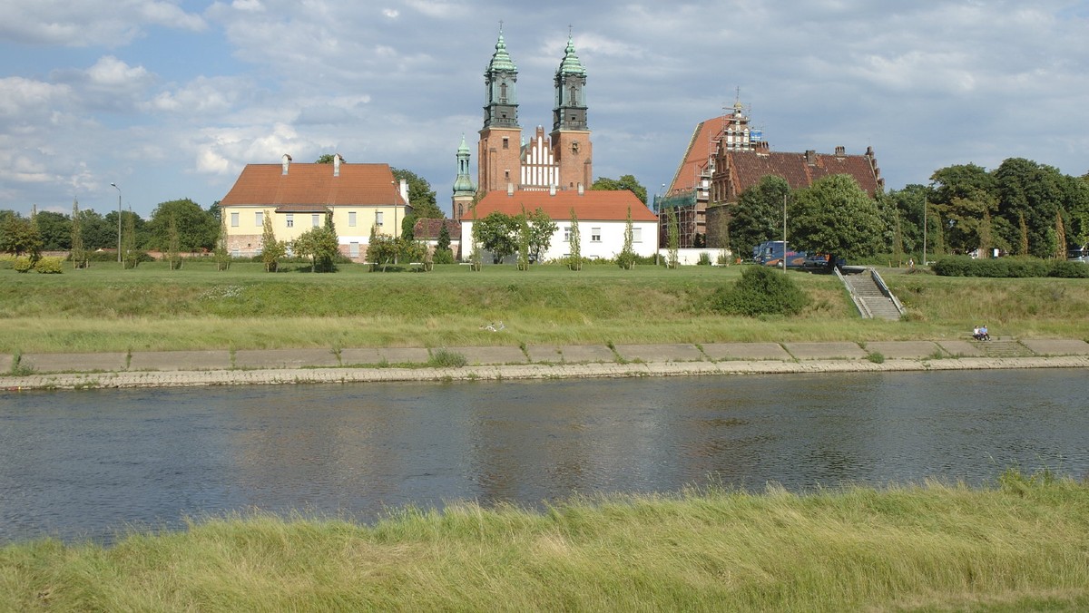 Poznań: Odkrycie na Ostrowie Tumskim. Wał obronny Mieszka I