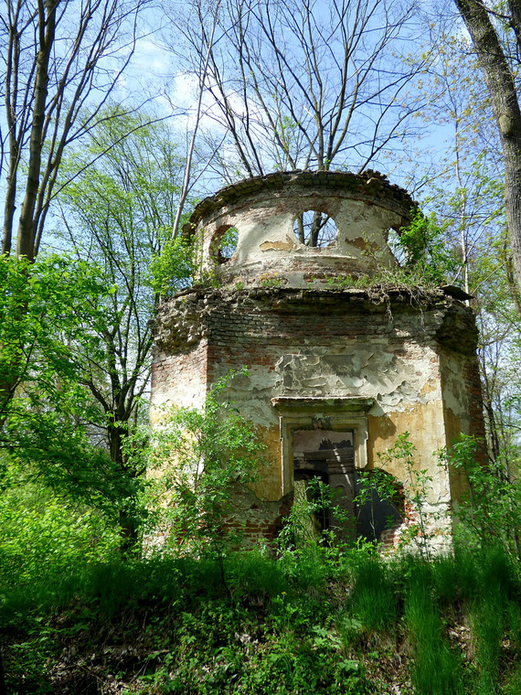 Ruina mauzoleum książąt Hohenlohe