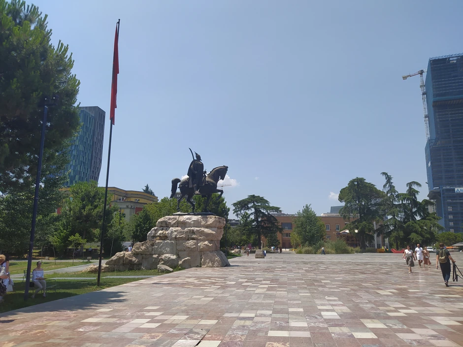 Trg Skenderbeg u Tirani