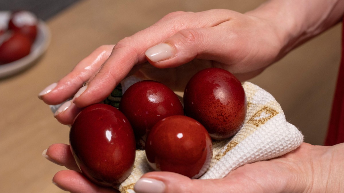 Jutros sam dobio 4 čestitke za Uskrs zbog kojih crvenim od neprijatnosti