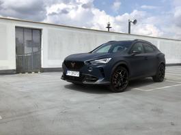 To nie jest tylko sportowa stylizacja, czyli crossover z silnikiem Audi RS 3