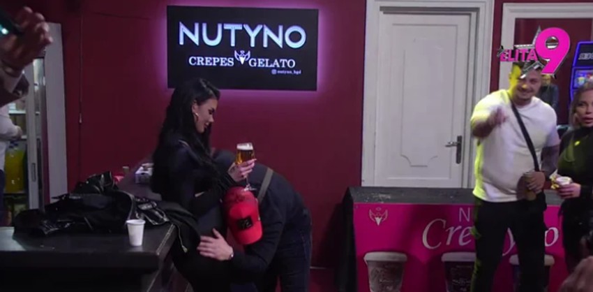 Luka Vujović ljubi stomak Aniti Stanojlović: "Tu je moja beba"