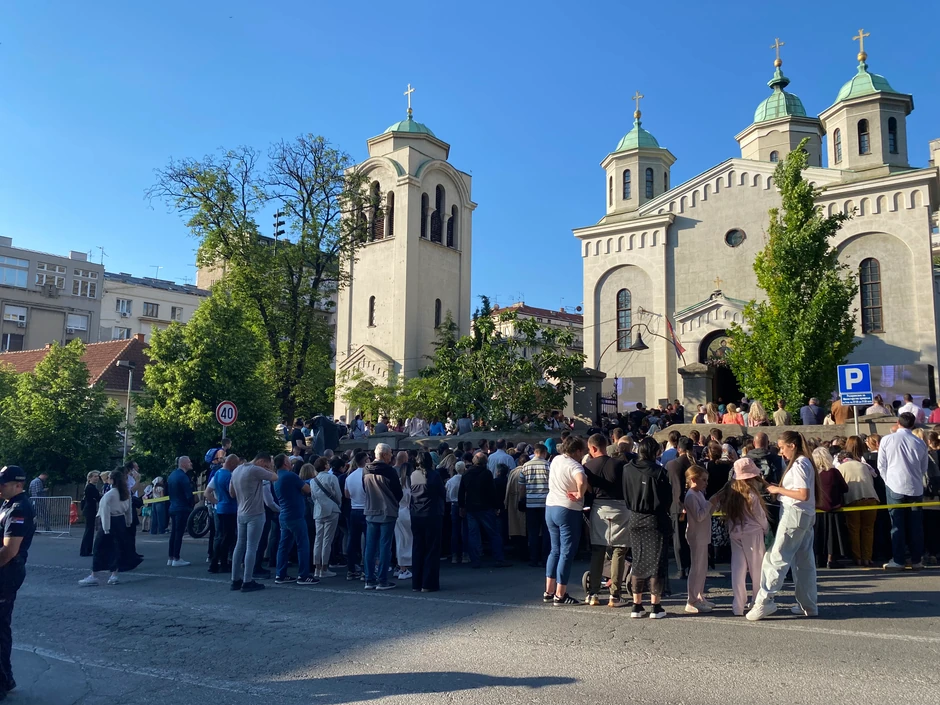 Veliki broj vernika dočekao Pojas Presvete Bogorodice 