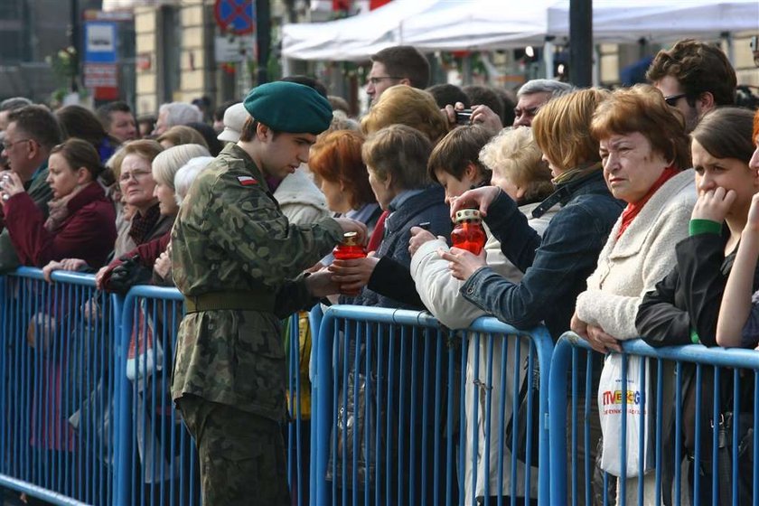 Warszawa nie przestaje płakać