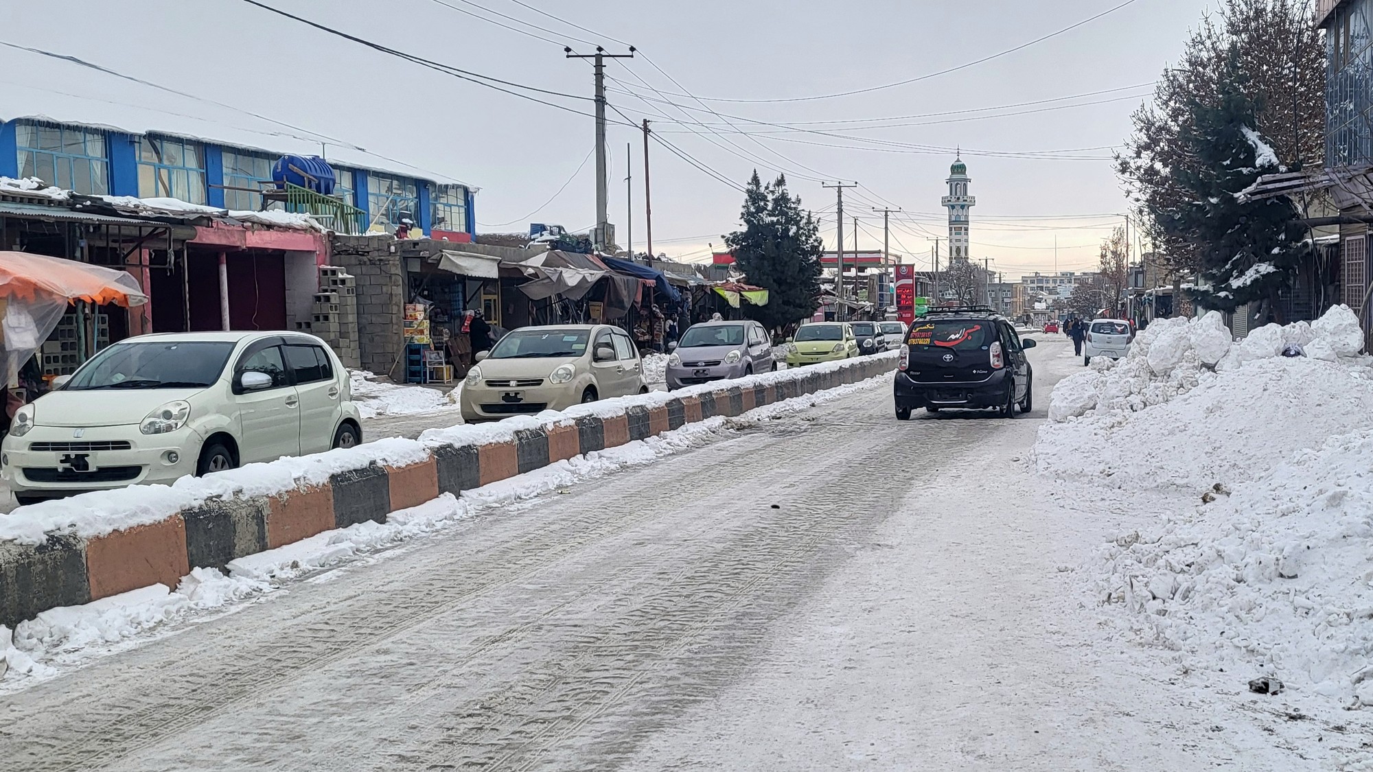 Pre sneh a silný dážď zahynulo v Afganistane 61 ľudí za tri dni.