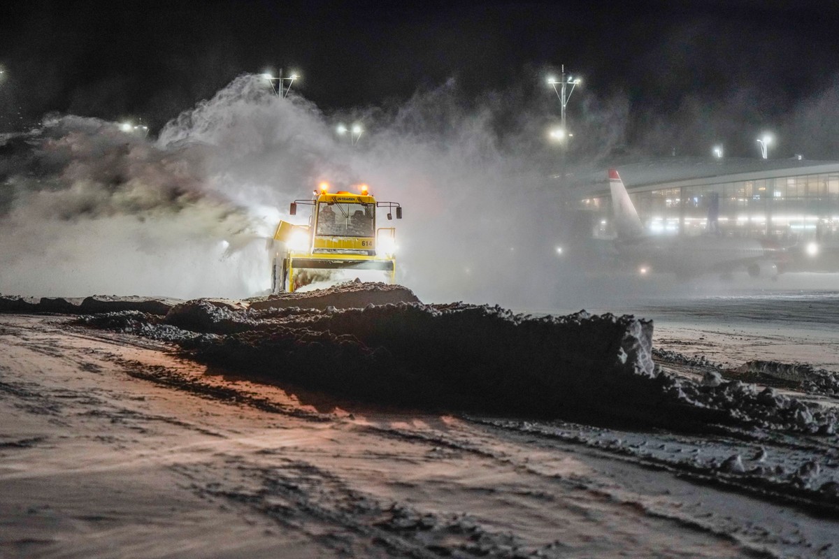 Lotnisko w Oslo po opadach śniegu