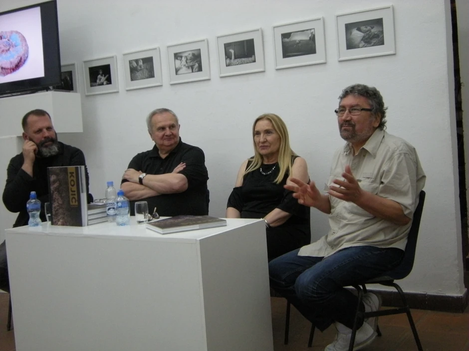 Slobodan Kojić (prvi s desna) na promociji monografije