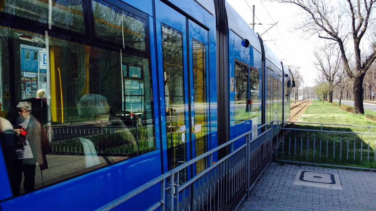 Na ulicy, w tramwajach i autobusach ludzie potrafią zgubić niemal wszystko. Tylko we Wrocławiu lista rzeczy, znalezionych w ostatnich miesiącach, jest naprawdę długa. W magazynie ZDiUM-u zalegają m.in. rowery, telefony komórkowe, klucze, zegarki, a nawet pistolet hukowy i paralizator.