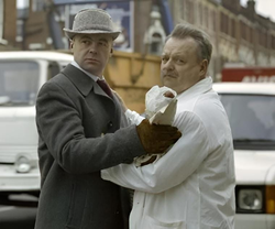 "Parówkowym skrytożercom...". QUIZ. Pamiętacie cytaty z kultowych filmów Stanisława Barei?