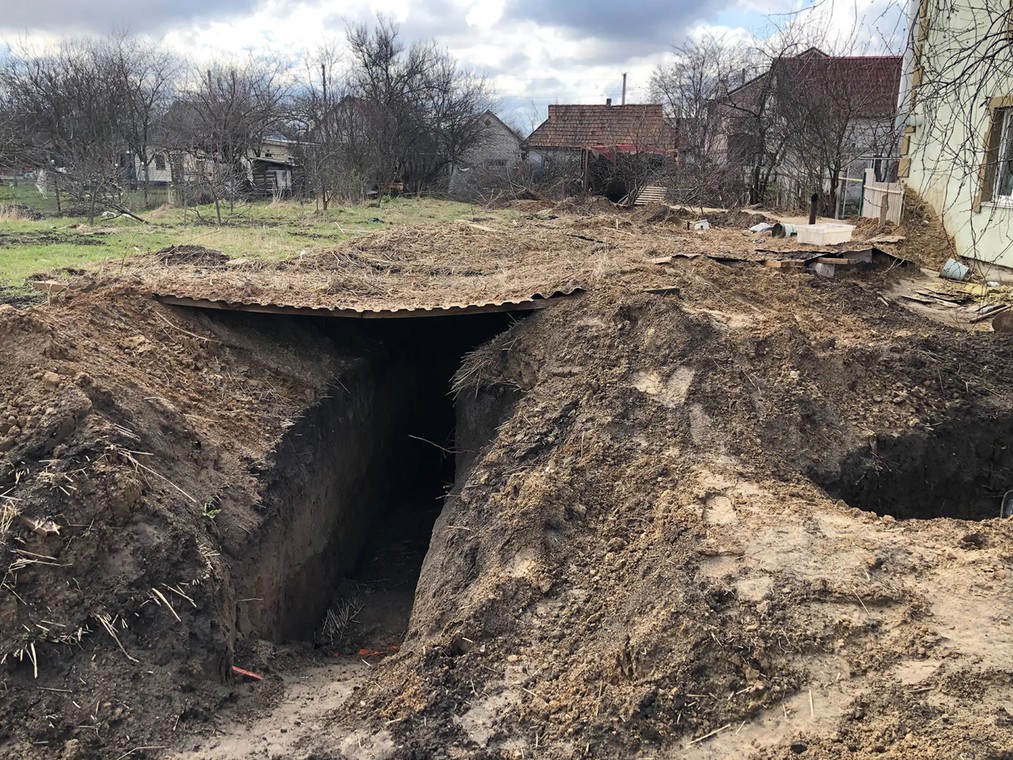 Okop przygotowany przez rosyjskich żołnierzy w Bogdanowce