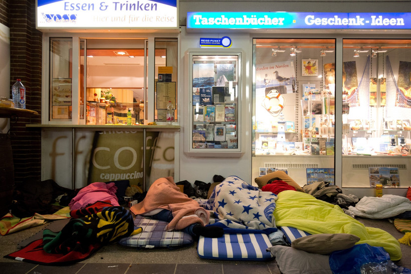 Uchodźcy na stacji w Flensburng w Niemczech