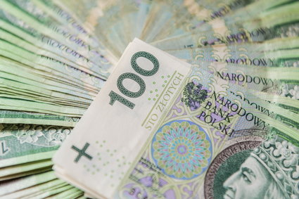 Spółki Skarbu Państwa zwiększają płace, wydając miliony złotych na nagrody i premie