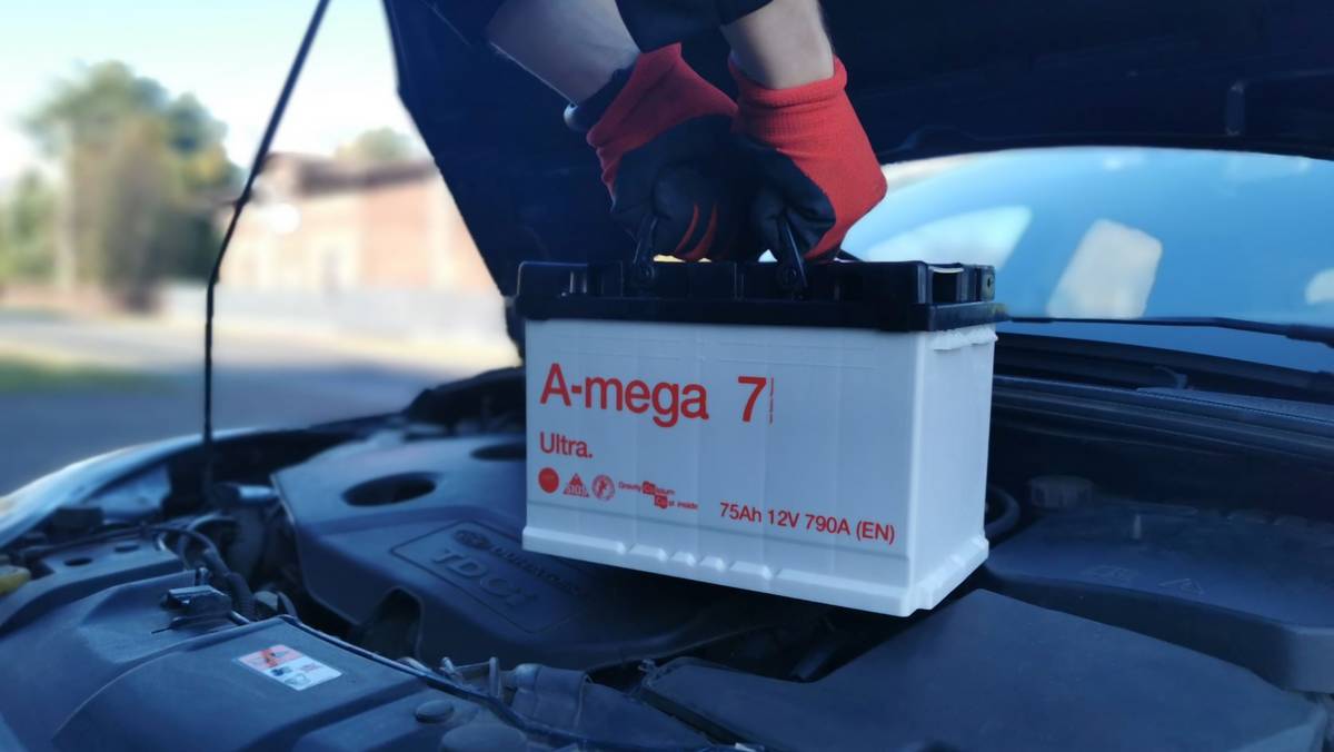 Amega Ultra – ten model akumulatora polecany jest do stosowania w samochodach o największym poborze energii