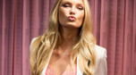 Romee Strijd na promocji nowego biustonosza Victoria's Secret