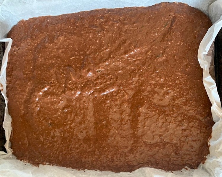 Postup receptu na sladko slaný koláč.