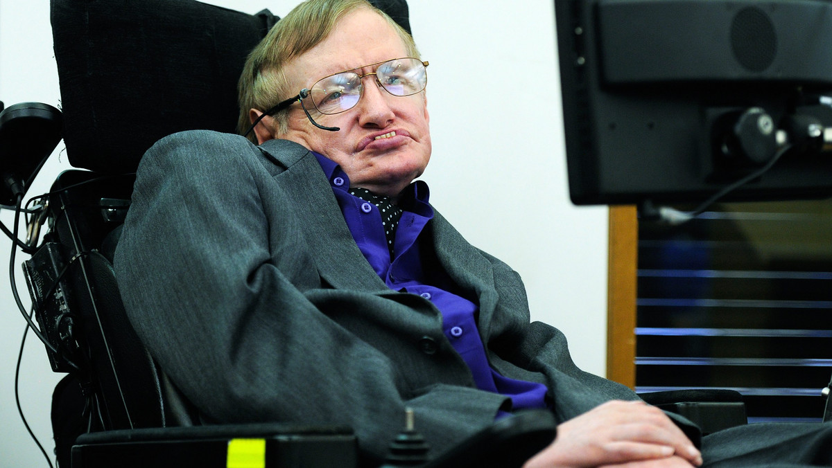 Jeden z największych żyjących geniuszy nauki, brytyjski astrofizyk i kosmolog, przykuty od lat do wózka inwalidzkiego, profesor Stephen Hawking napisał bez żadnej pomocy asystentów swoje wspomnienia. Pomogła mu w tym nowa technologia komunikowania się ze światem zewnętrznym - donosi "The Independent".