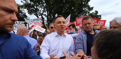 Duda spotkał się z aktywistą LGBT. Na stole leżały zdjęcia ofiar homofobii