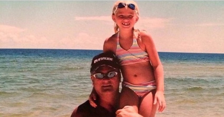 Bejli kao devojčica s ocem Majklom