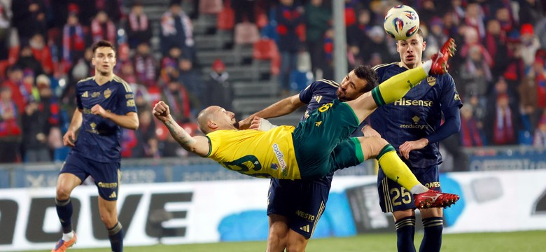 Raków traci punkt do lidera Ekstraklasy. Niespodziewana porażka Jagiellonii