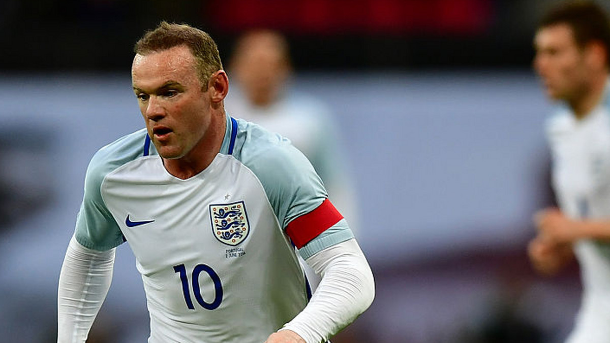 Od zakończenia Euro 2016 w Anglii trwa debata, czy Wayne Rooney powinien nadal występować w reprezentacji. Głos w tej sprawie zabrał były znakomity napastnik Alan Shearer, który uważa, że zawodnik Manchesteru United powinien dla własnego dobra zrezygnować z gry w kadrze.