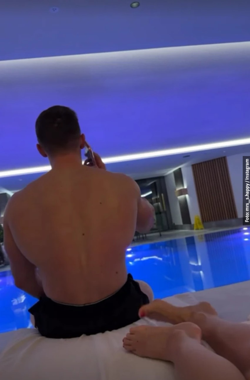 Fatalna plavuša (33) bila u braku sa ženom, a sad u vezi sa muškarcem koji je tretira kao kraljicu