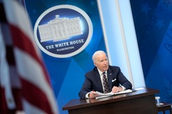 Joe Biden cieszy się, że piłkarki reprezentacji USA będą zarabiać tyle samo co mężczyźni