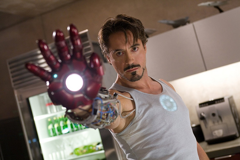 Robert Downey Jr. w filmie "Iron Man"