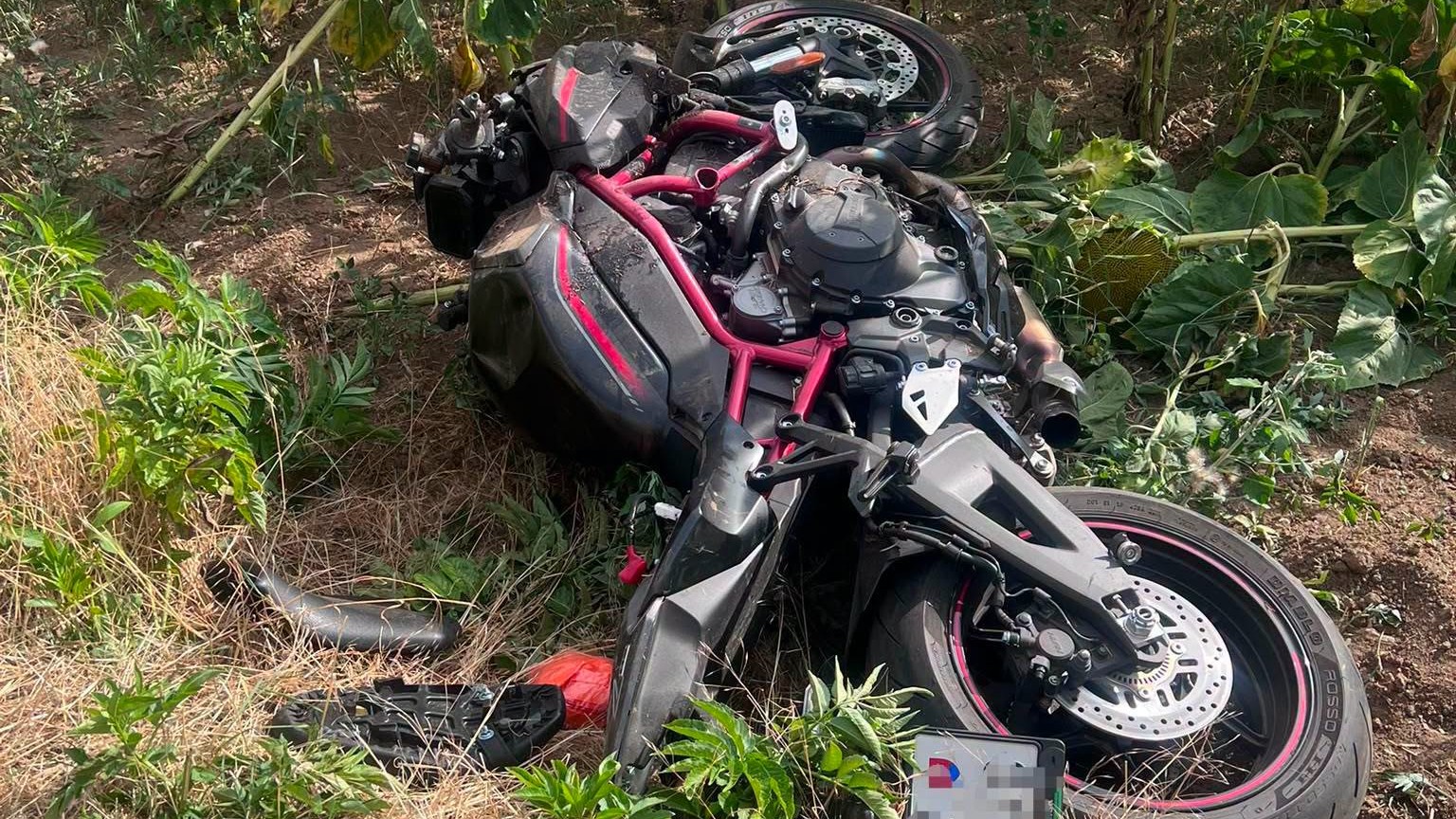 Tragická nehoda v okrese Pezinok si vyžiadala život motocyklistu.