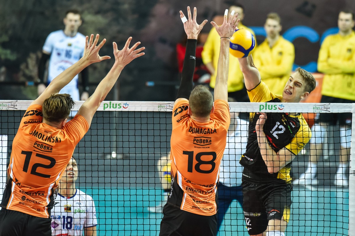 Artur Szalpuk (z prawej)