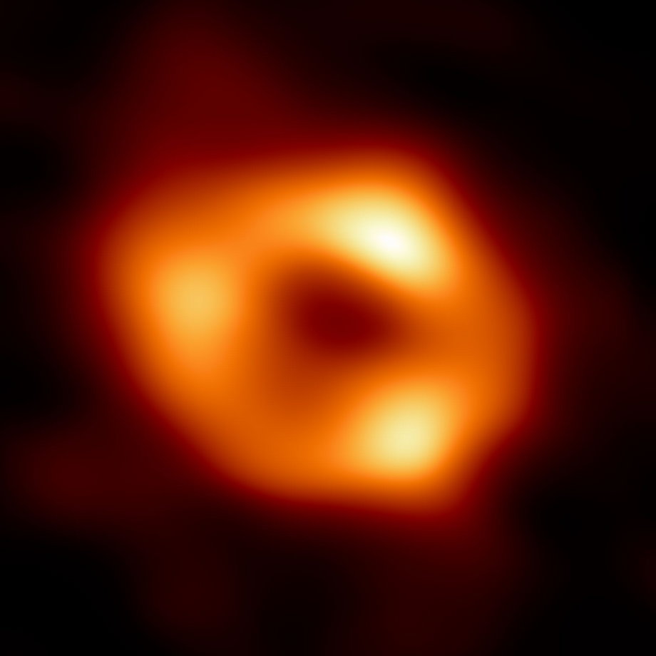 La primera imagen de Sagitario A*, o Sgr A*, el agujero negro supermasivo en el centro de nuestra galaxia.