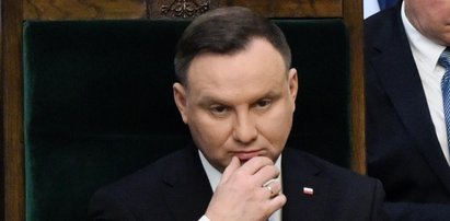 Ależ go gonią! Andrzej Duda traci poparcie! Za nim jest teraz...