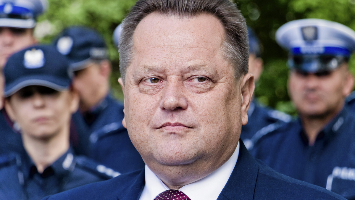 Żadnej z wylegitymowanych osób podczas demonstracji przed Sejmem z 16 na 17 grudnia 2016 r., ani tym, które zgłosiły się później na policję, na obecnym etapie nie przedstawiono zarzutów - oświadczył dziś w Sejmie wiceszef MSWiA Jarosław Zieliński.