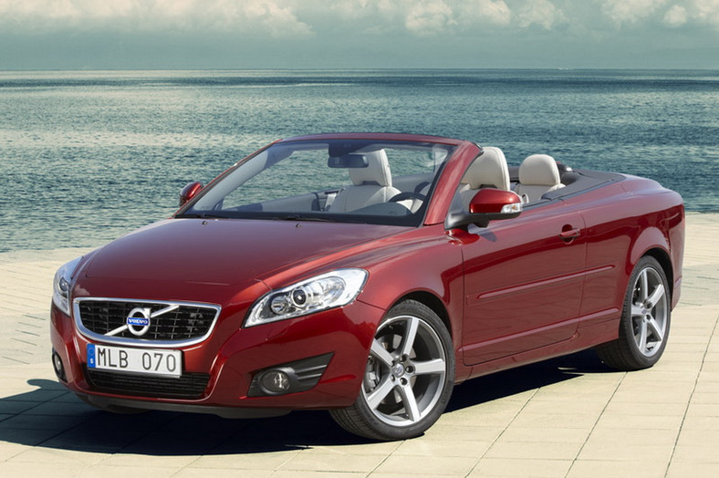 Volvo C70 FL - Coupe-cabrio z nową twarzą