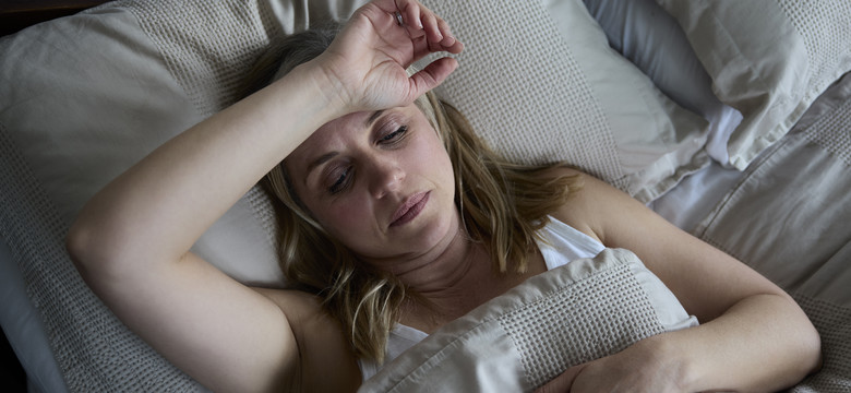Siedem najczęstszych przyczyn budzenia się w nocy. Ekspertka ujawnia sposoby, jak sobie z nimi radzić