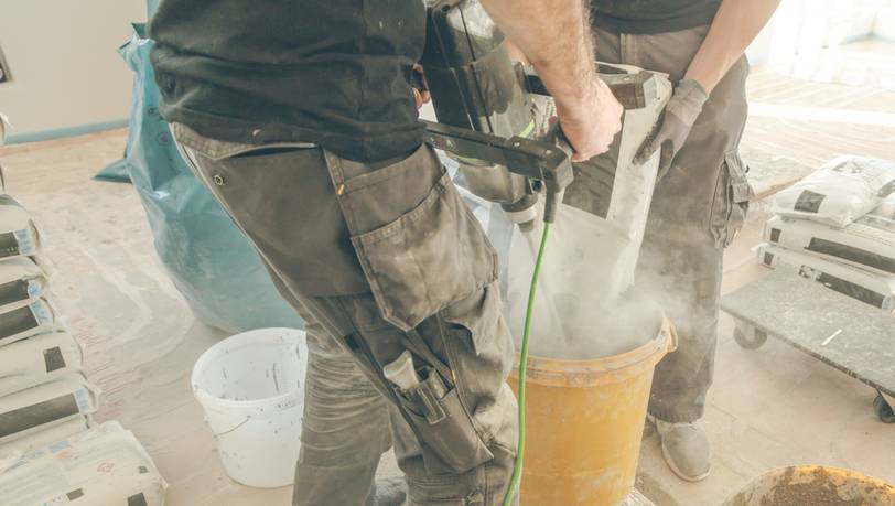 Beliebte Rührwerke mit Elektroantrieb für Mörtel, Beton & Co. im Vergleich