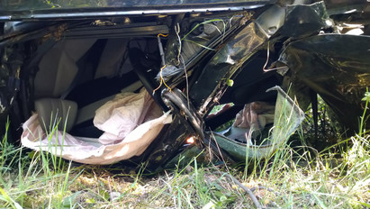 Sokkoló részletek az M3-ason történt horrorbalesetről: több mint két órán át feküdt az út szélén az árokba hajtó autós, mire rátaláltak – videó