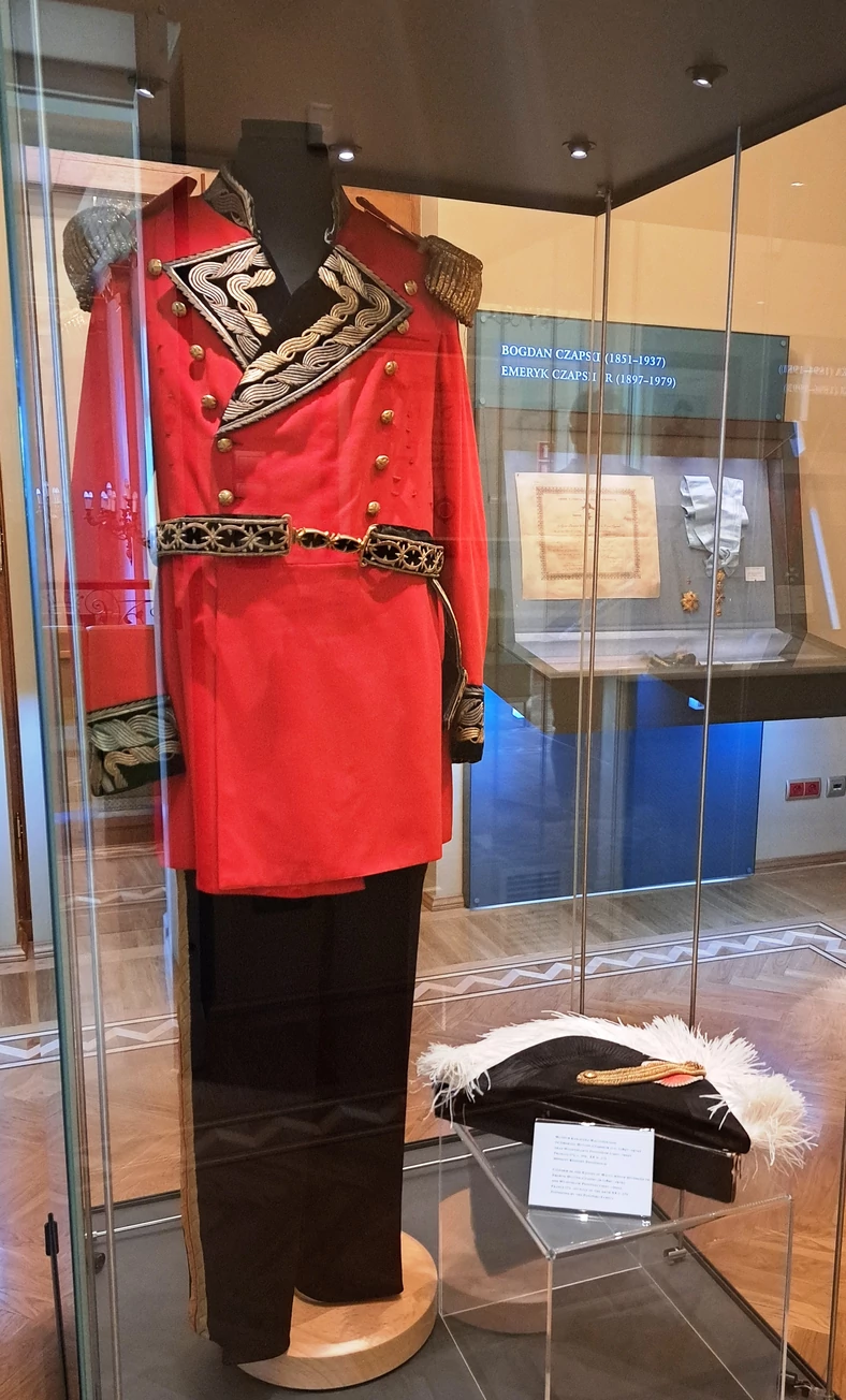 Galowy mundur maltański - należał do Bogdana hr. Hutten Czapskiego, pierwszego Prezydenta ZPKM - Muzeum Czapskich w Krakowie