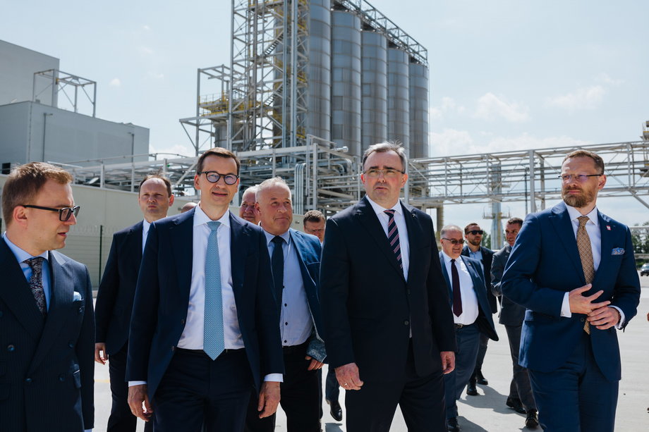 Premier Mateusz Morawiecki podczas uroczystego otwarcia fabryki Polimery Police. 22 czerwca 2023 r.