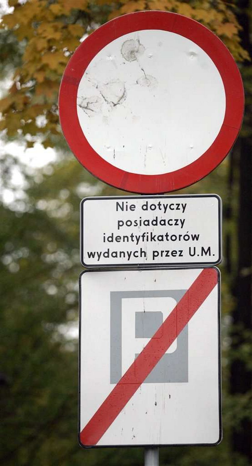 Urzednicy parkują