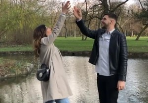 Aleksa Savić sa devojkom