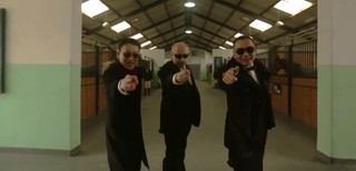 Polski ambasador w Chinach tańczy 'Gangnam Style'. Teledysk kosztował 50 tysięcy dolarów (WIDEO)