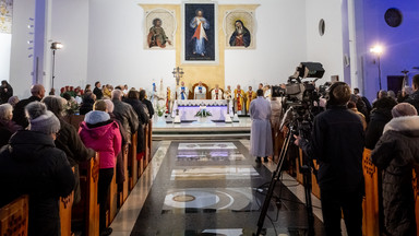 W te dni trzeba iść do kościoła w czasie świąt Bożego Narodzenia. Nie wszystkie są obowiązkowe