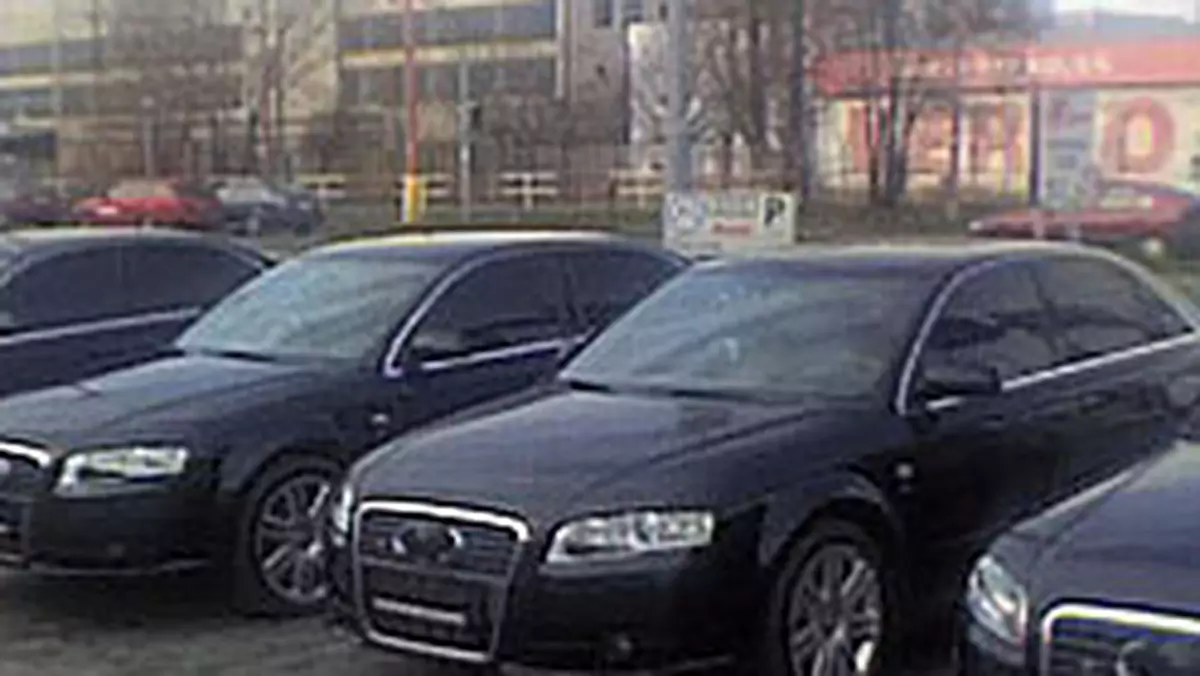 Audi S4 z radarem policyjnym