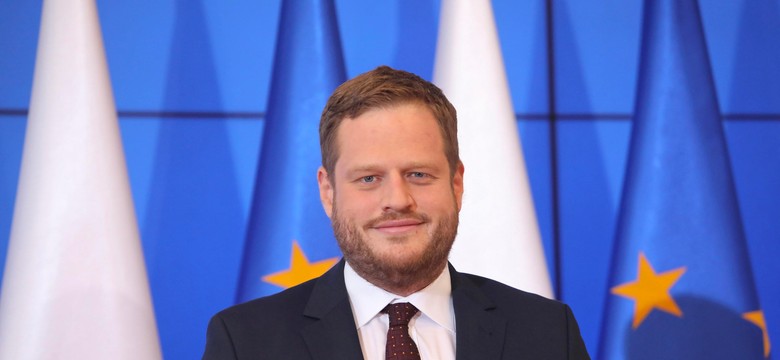 Nowy parapodatek od kart prepaid? Minister Cieszyński KOMENTUJE